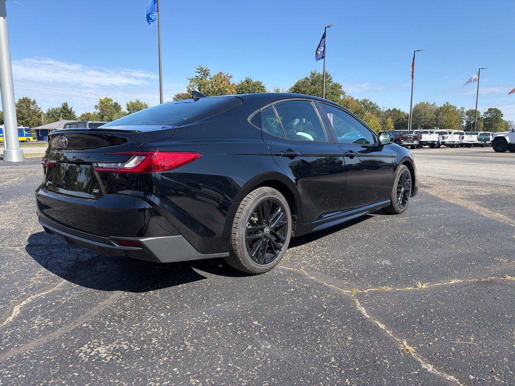 Used 2025 Toyota Camry SE FWD image 6