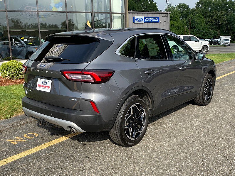 Certified 2025 Ford Escape Platinum w/ Premium Technology Package AWD/4WD image 7