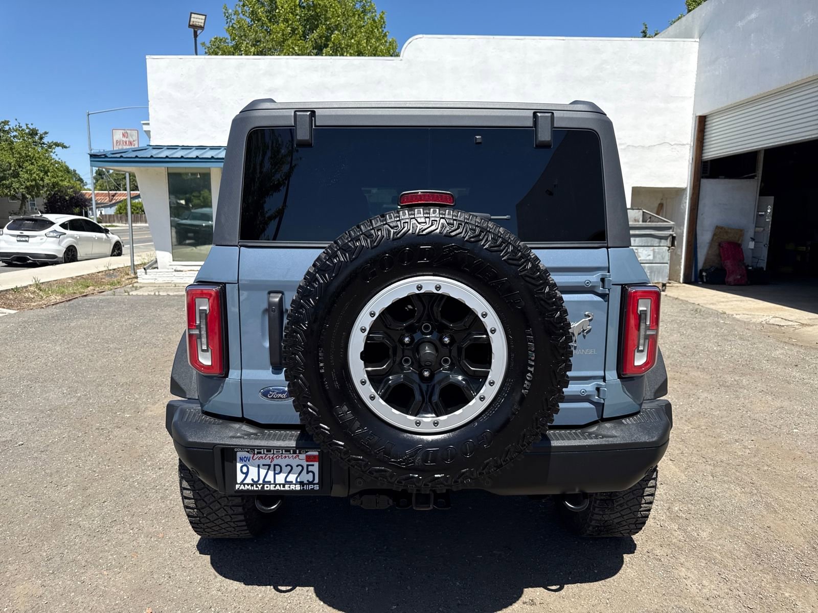 Certified 2023 Ford Bronco Badlands w/ Sasquatch Package AWD/4WD image 4