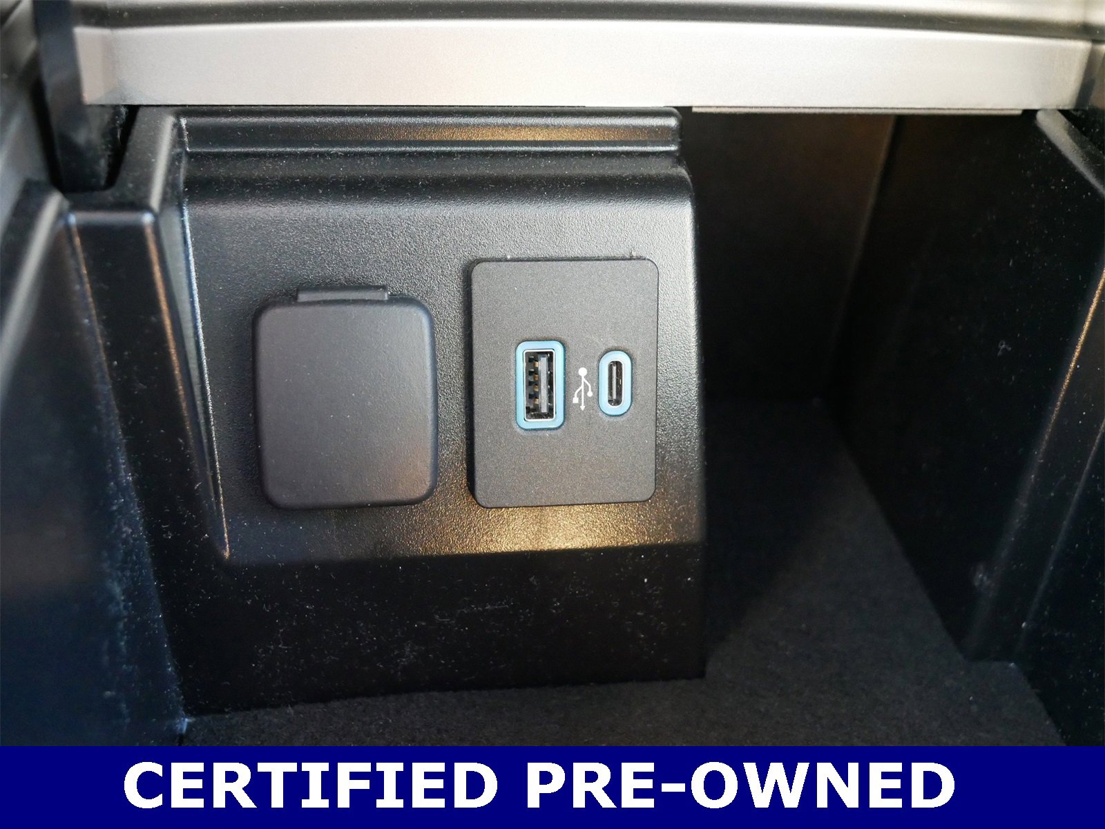 Certified 2023 Ford Explorer XLT w/ Equipment Group 202A image 28