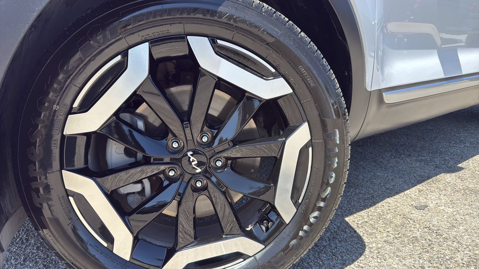 Used 2024 Kia Telluride EX w/ EX Captain's Chair Package FWD image 29
