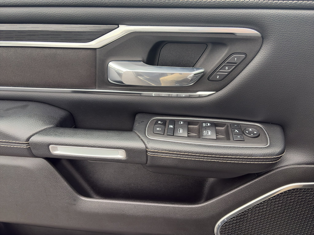 Used 2023 RAM 1500 Laramie AWD/4WD image 8
