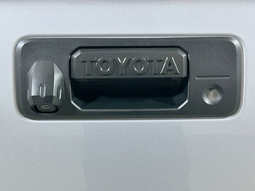 Used 2018 Toyota Tundra SR5 w/ TRD Off Road Package AWD/4WD image 21