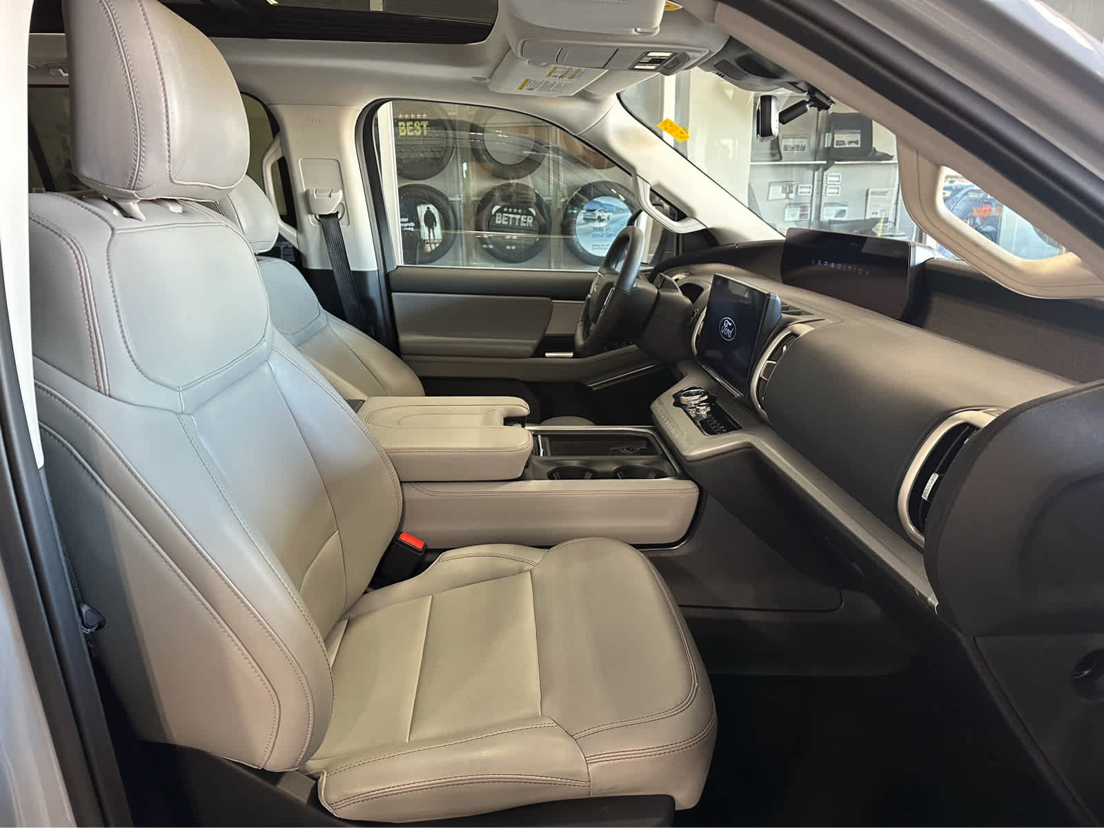 Certified 2025 Ford Expedition Active AWD/4WD image 46