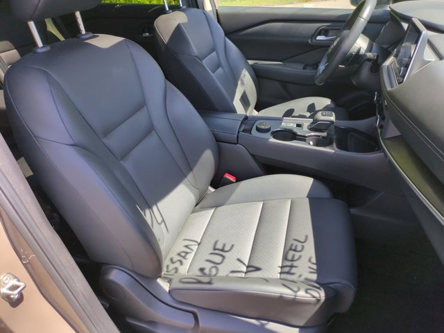 Used 2024 Nissan Rogue SV w/ SV Premium Package AWD/4WD image 34