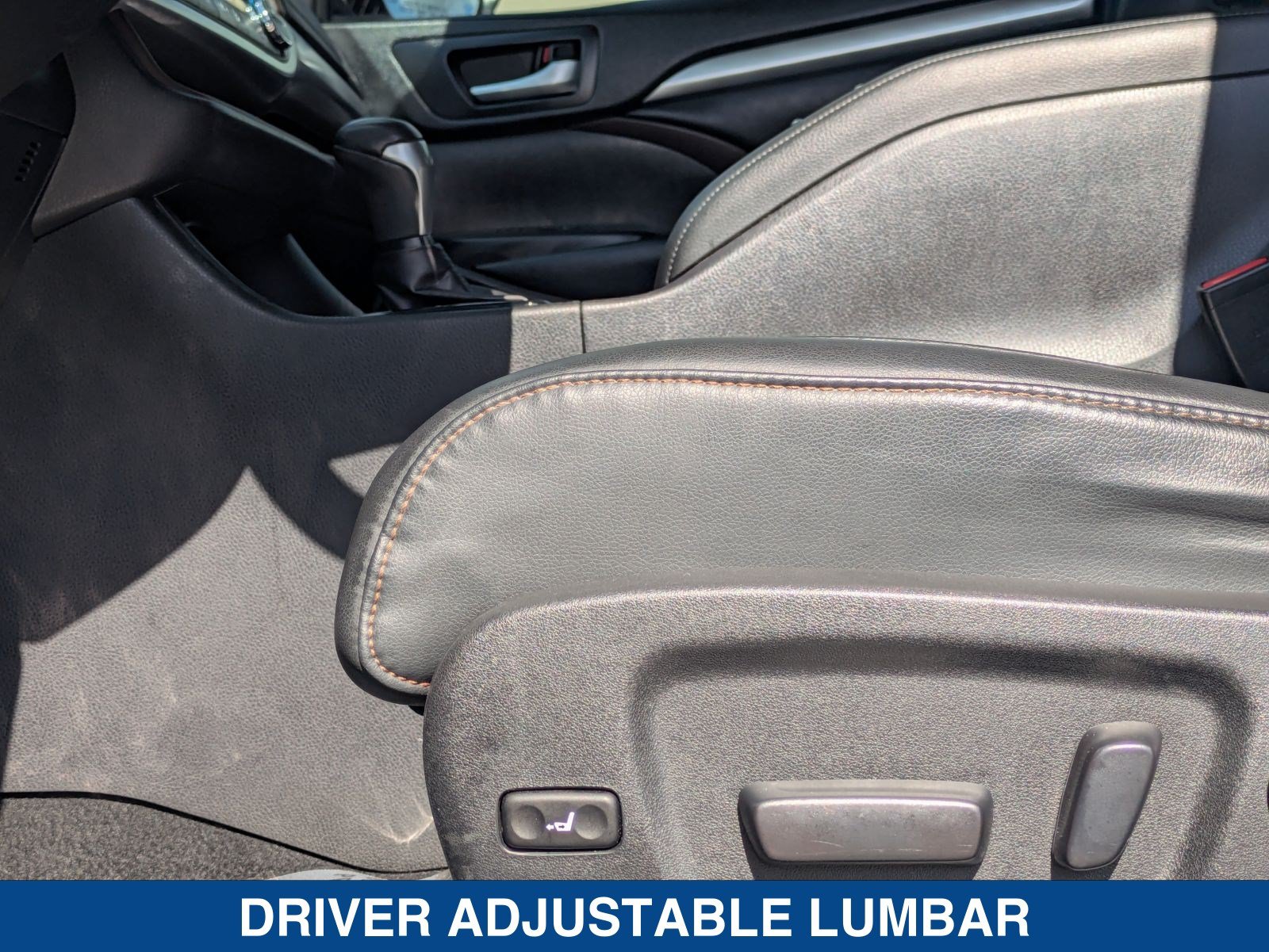 Used 2019 Toyota Highlander XLE FWD image 25