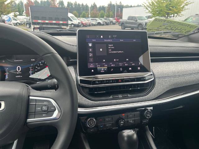 Used 2024 Jeep Compass Latitude image 24