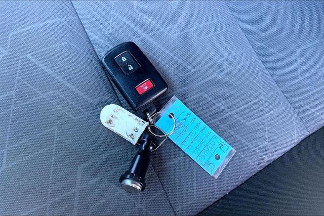 Used 2020 Toyota Tacoma TRD Off-Road w/ Technology Package image 15