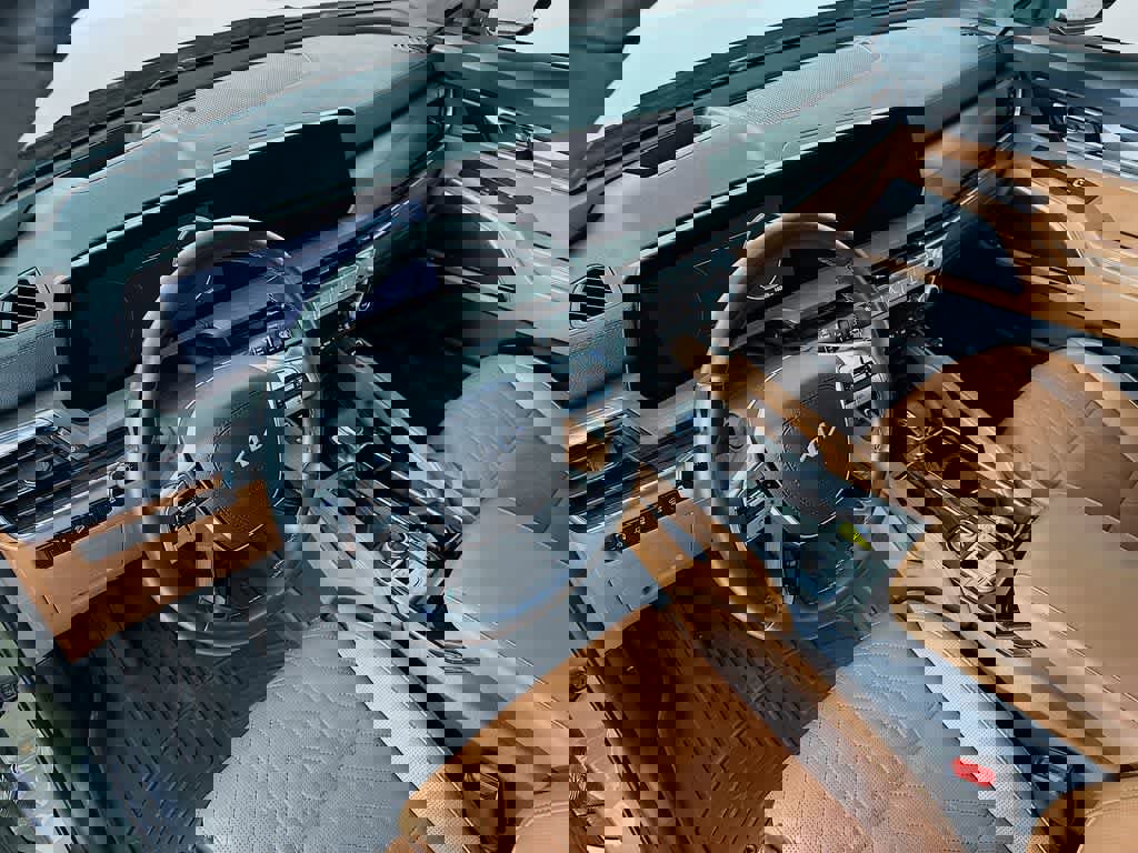 Used 2024 Kia Telluride SX Prestige X-Line image 2