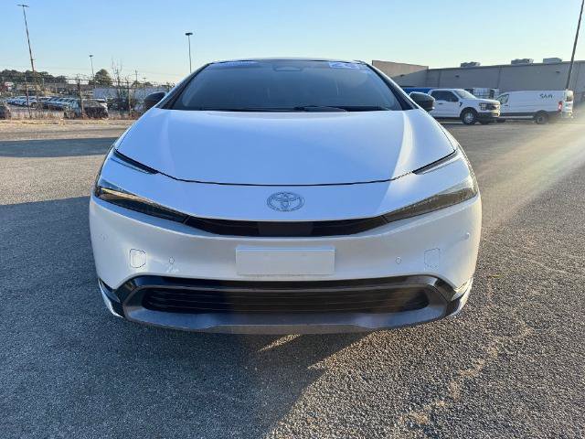 Used 2024 Toyota Prius XLE FWD image 2