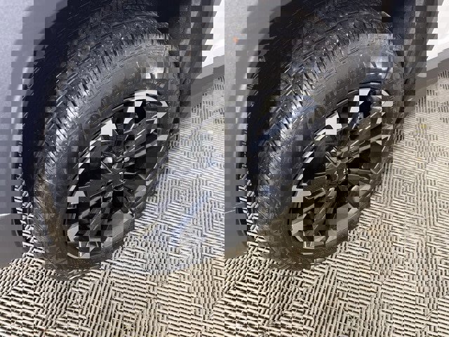 Used 2025 Chevrolet Equinox RS w/ Safety and Technology Package image 9