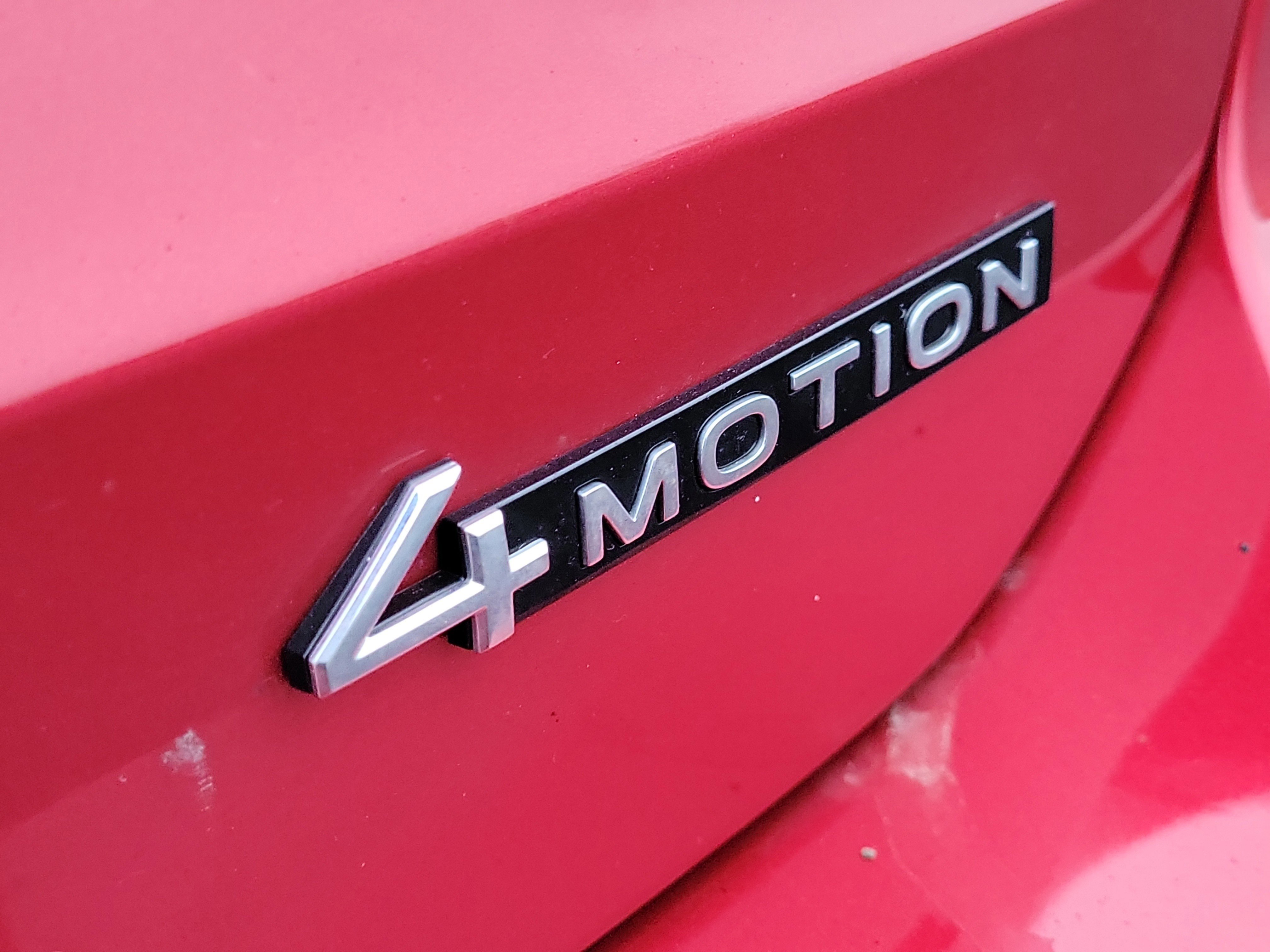 Used 2022 Volkswagen Taos SEL w/ Panoramic Sunroof Package image 8