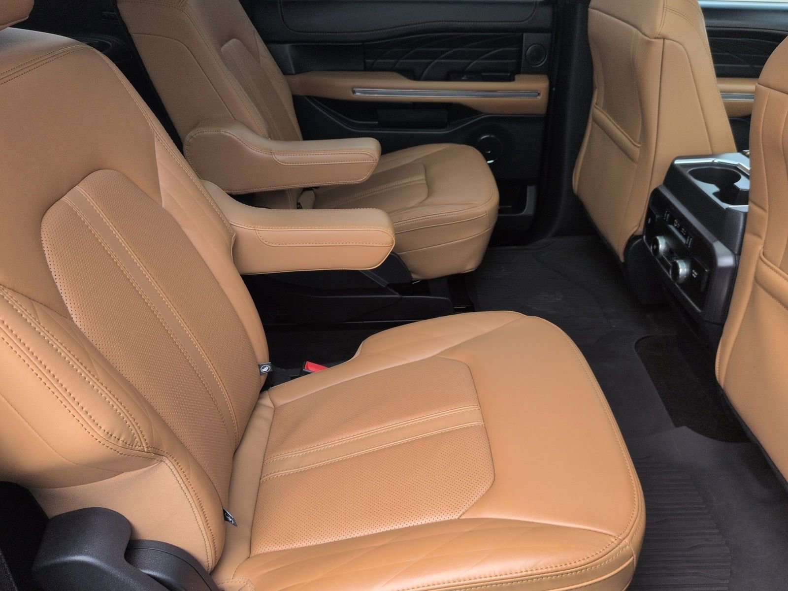 Certified 2022 Ford Expedition Max Platinum image 24