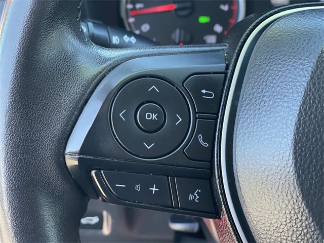 Used 2022 Toyota RAV4 XLE Premium image 9