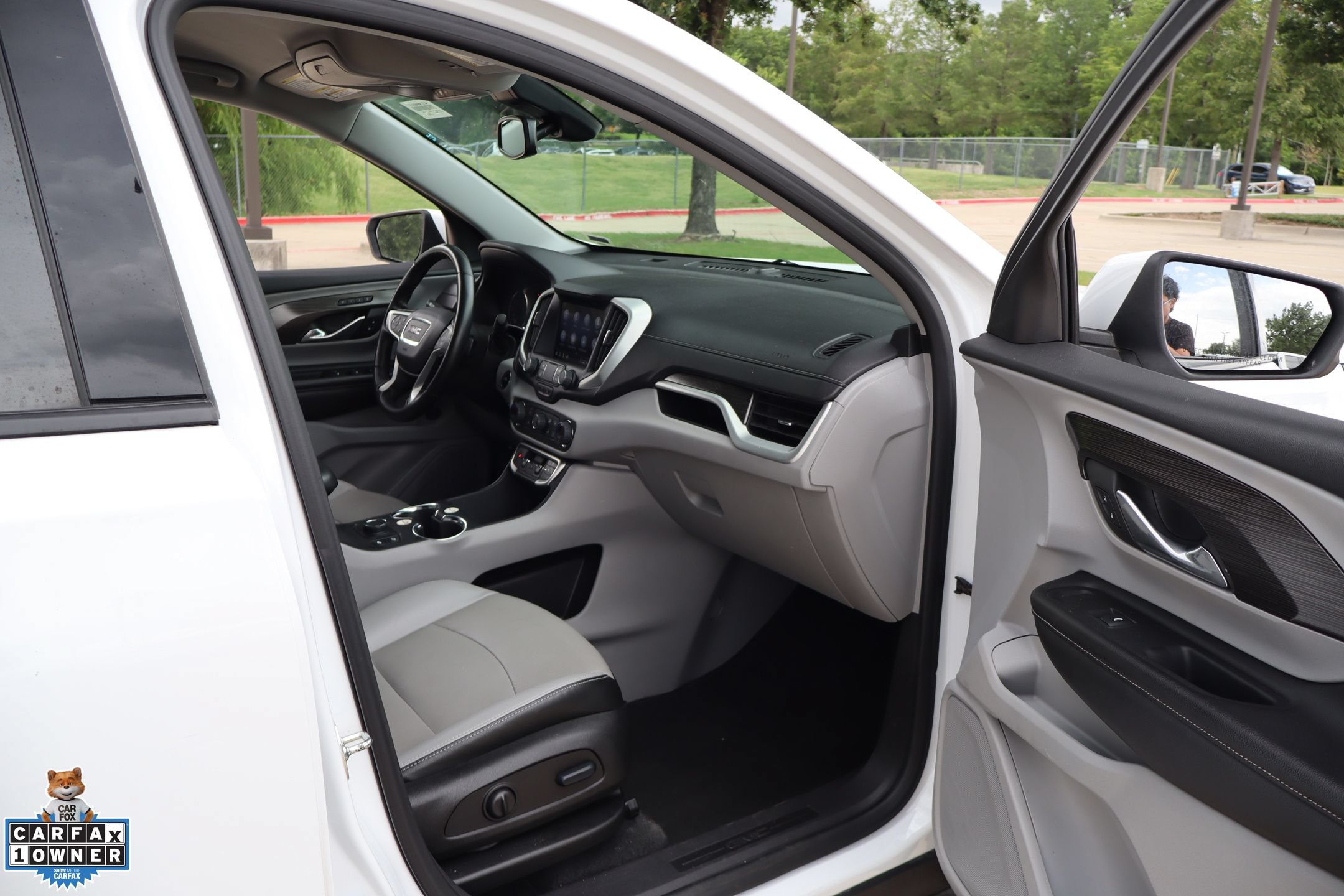 Used 2024 GMC Terrain SLT FWD image 28