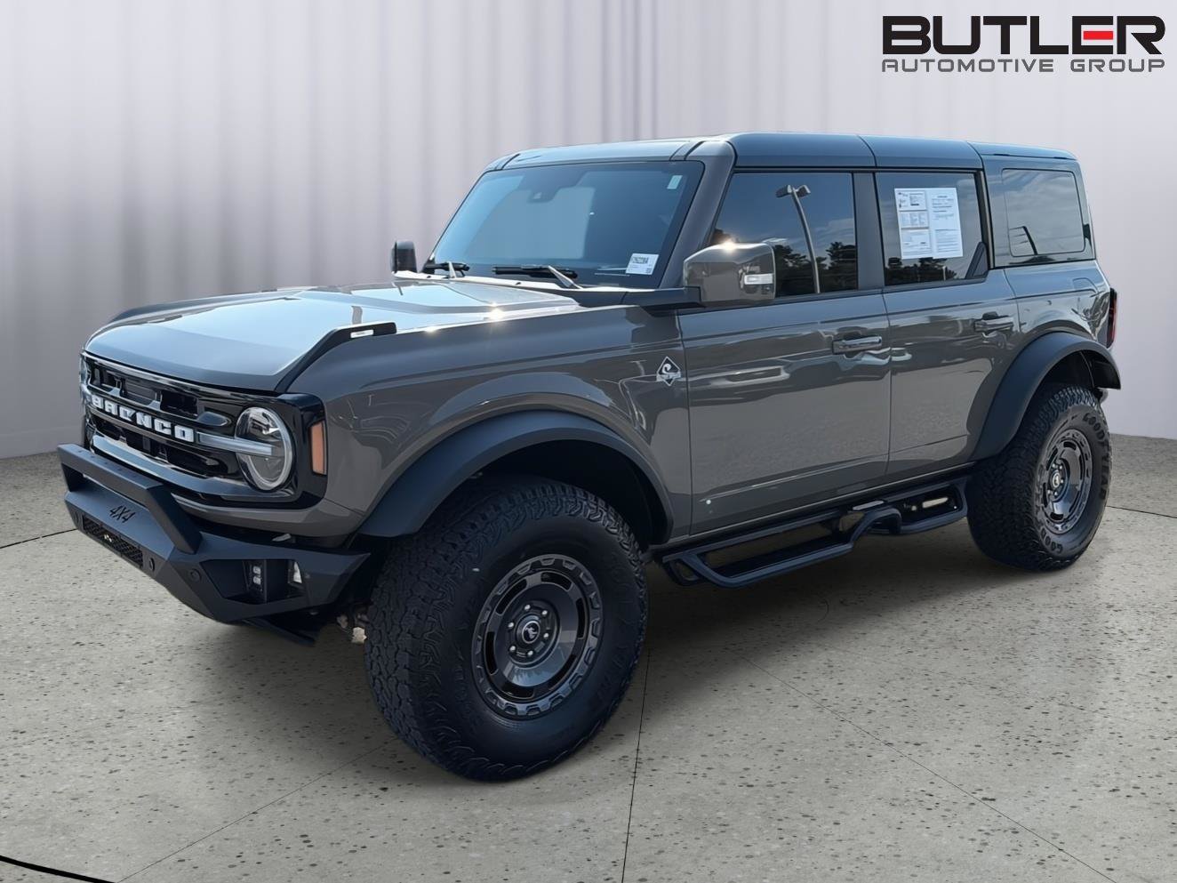 Certified 2025 Ford Bronco Outer Banks w/ Sasquatch Package AWD/4WD image 2