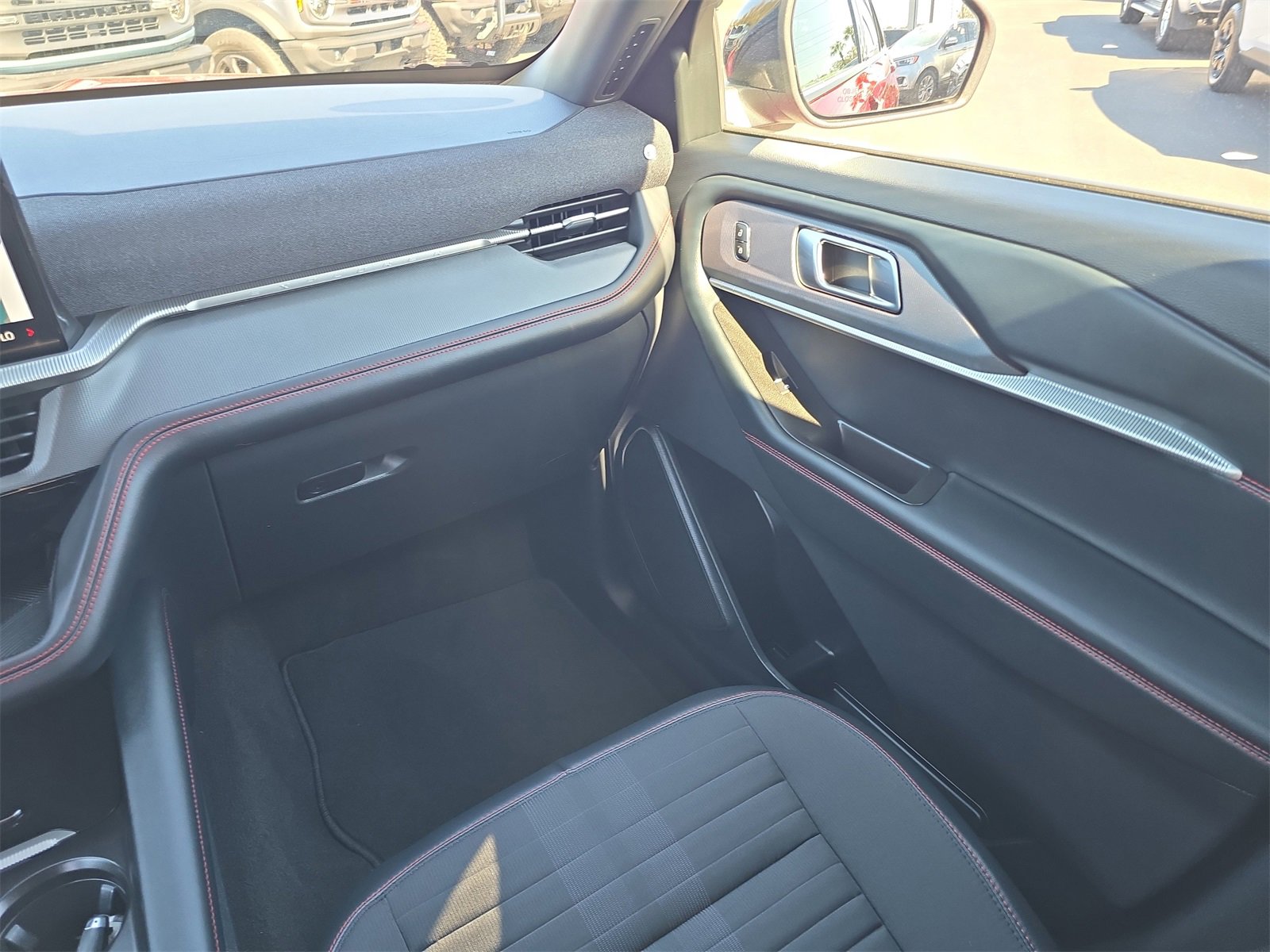 Certified 2025 Ford Explorer ST-Line w/ Premium Package image 11