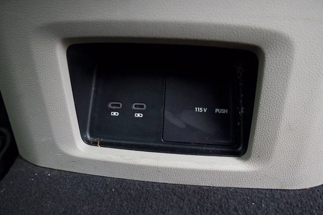 Used 2024 Volkswagen Atlas SE w/ Panoramic Sunroof Package AWD/4WD image 38