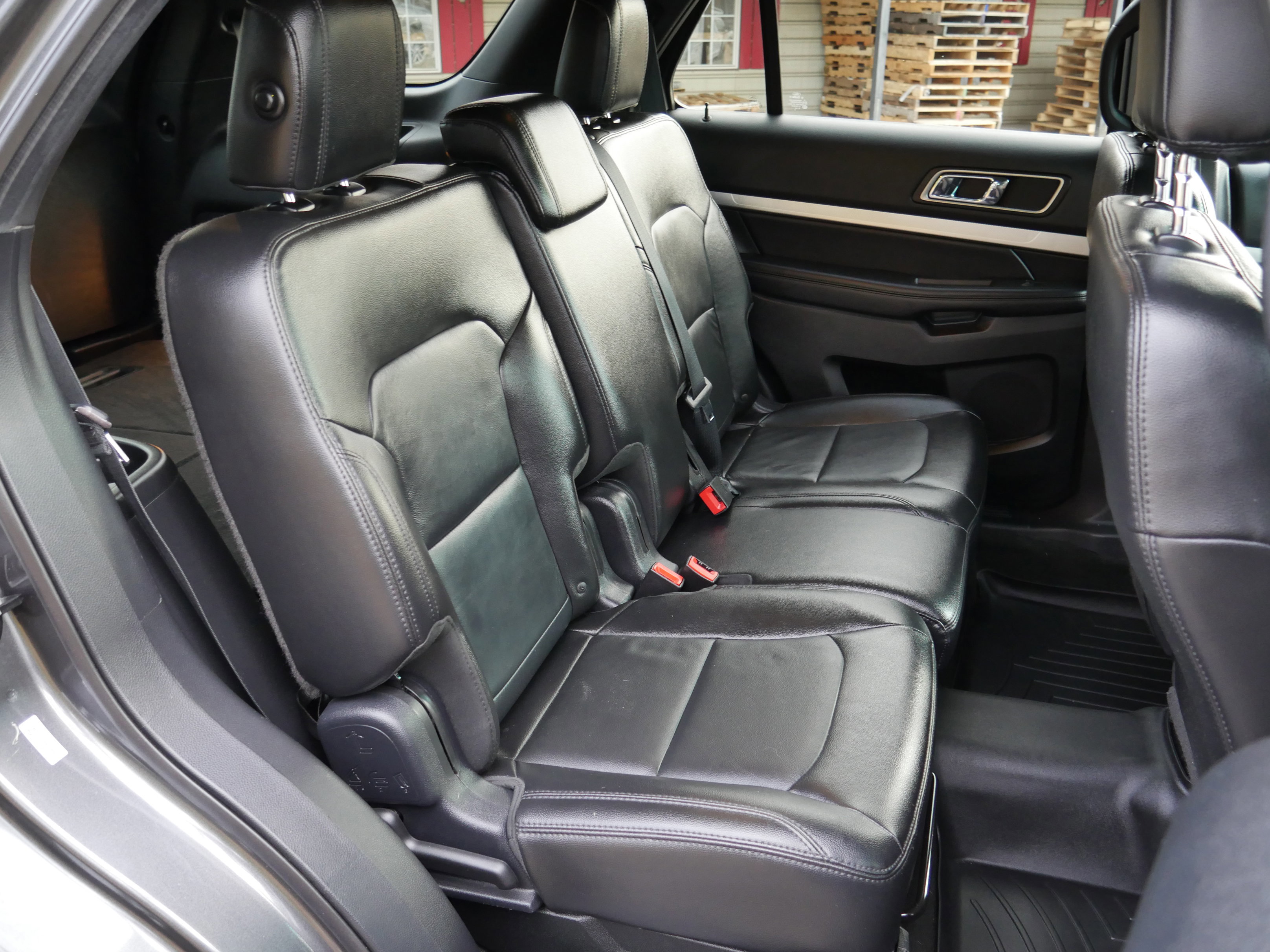 Certified 2017 Ford Explorer XLT w/ Equipment Group 202A image 28