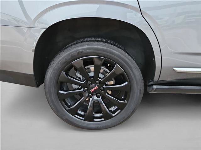 Used 2021 GMC Yukon Denali w/ Denali Premium Package AWD/4WD image 19