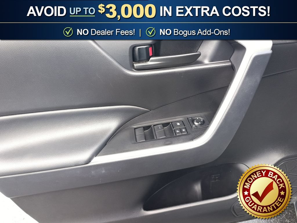 Used 2025 Toyota RAV4 LE AWD/4WD image 16