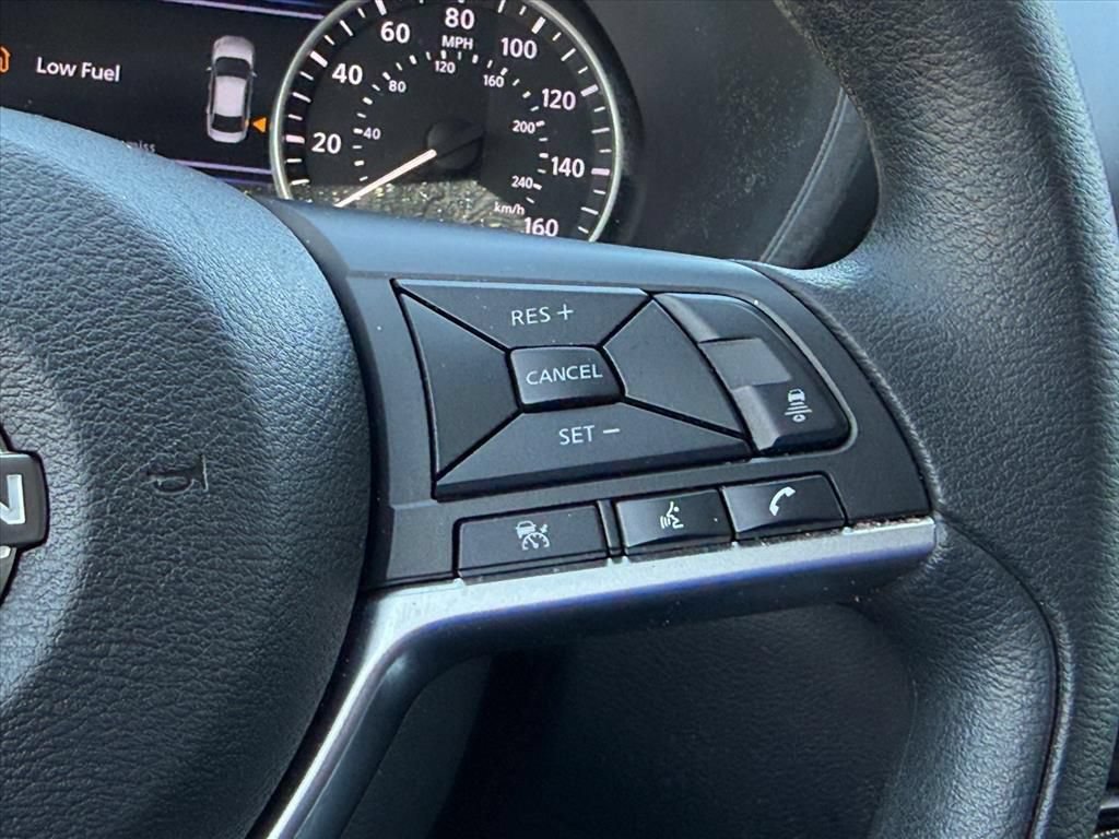 Used 2025 Nissan Sentra SV FWD image 23