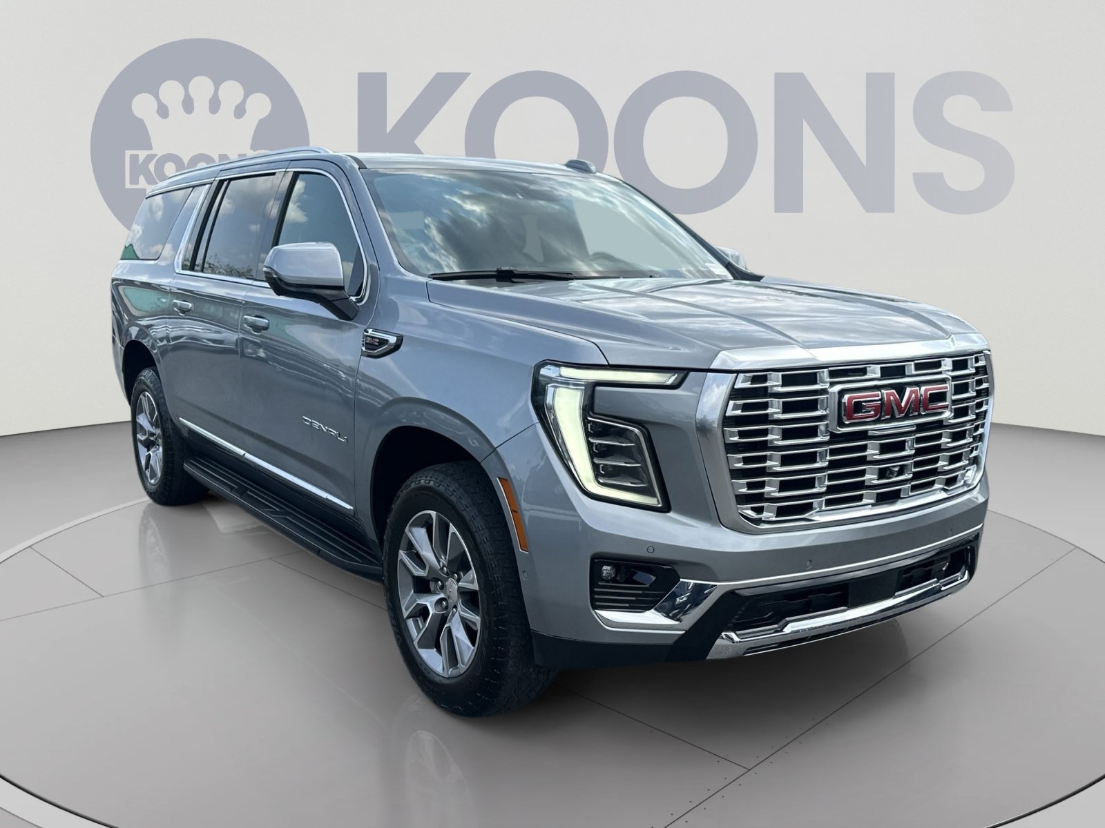 Used 2025 GMC Yukon XL Denali AWD/4WD image 2