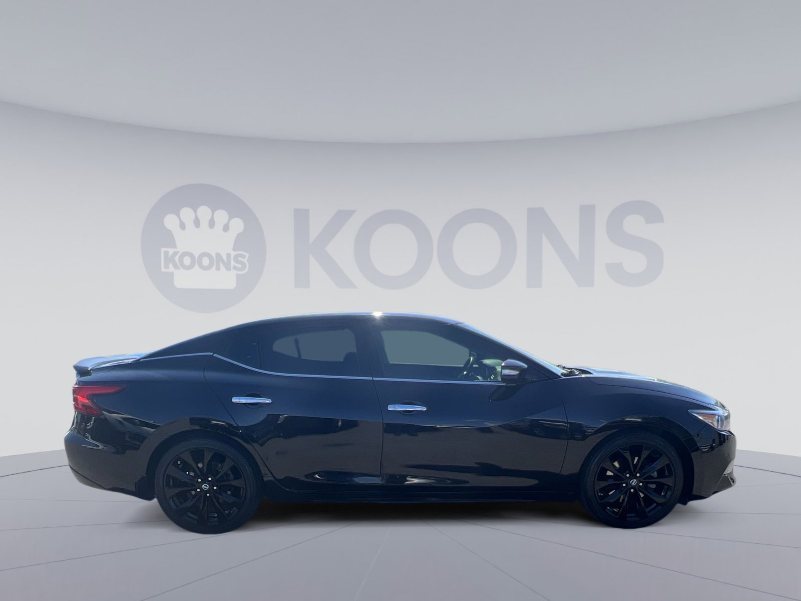 Used 2017 Nissan Maxima SR w/ Midnight Edition image 8