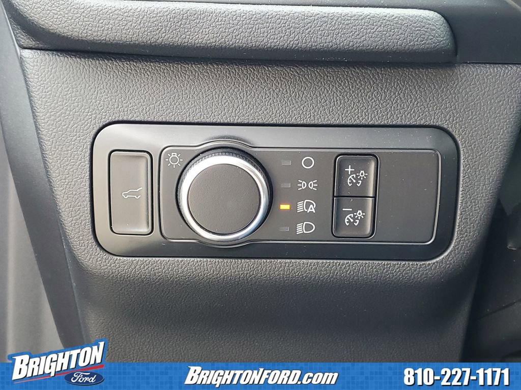 Certified 2025 Ford Escape ST-Line w/ Tech Pack #1 AWD/4WD image 17