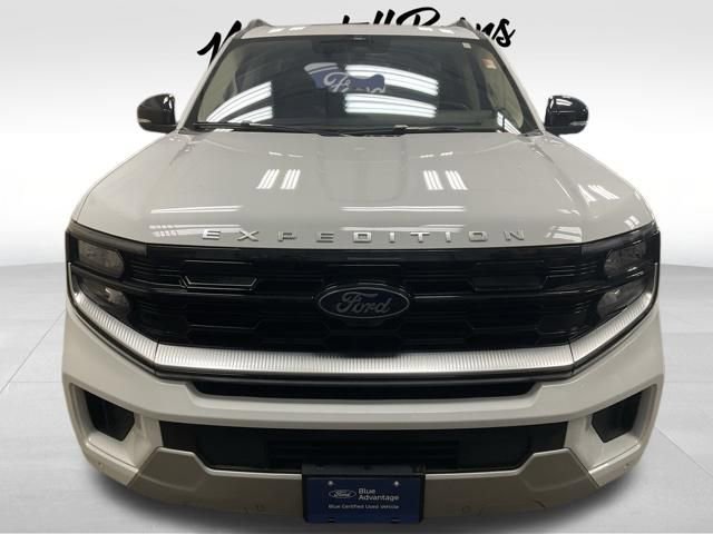 Certified 2025 Ford Expedition Max Platinum image 4