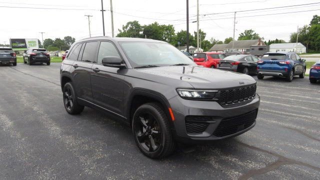 Used 2022 Jeep Grand Cherokee Altitude
