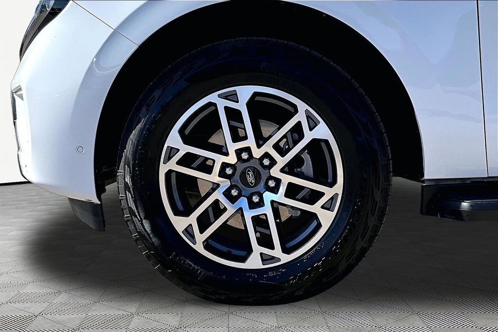 Certified 2025 Ford Expedition Active AWD/4WD image 11