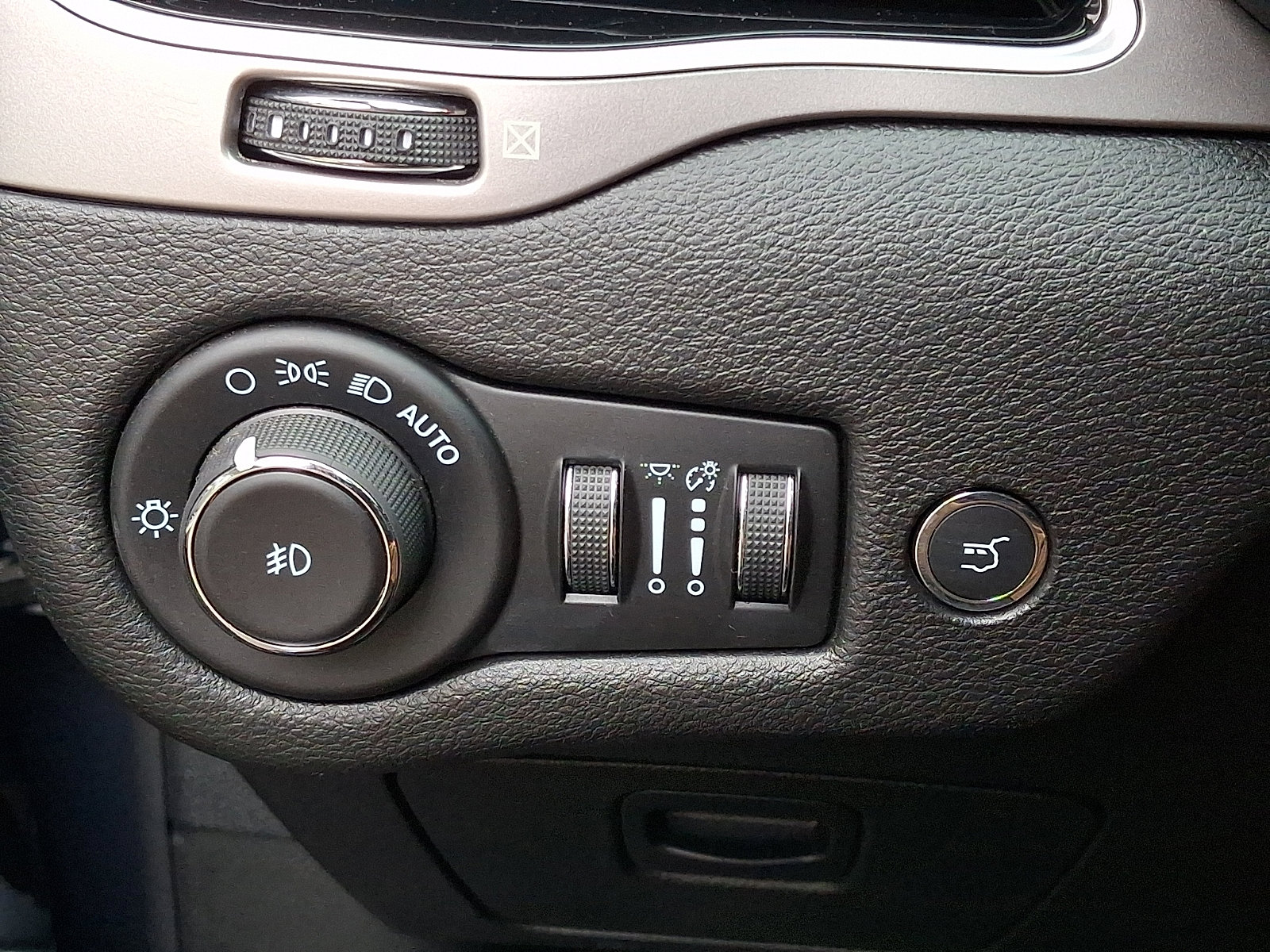 Used 2021 Jeep Cherokee Latitude Lux 80th Anniv w/ Quick Order Package 26U 80TH AWD/4WD image 25