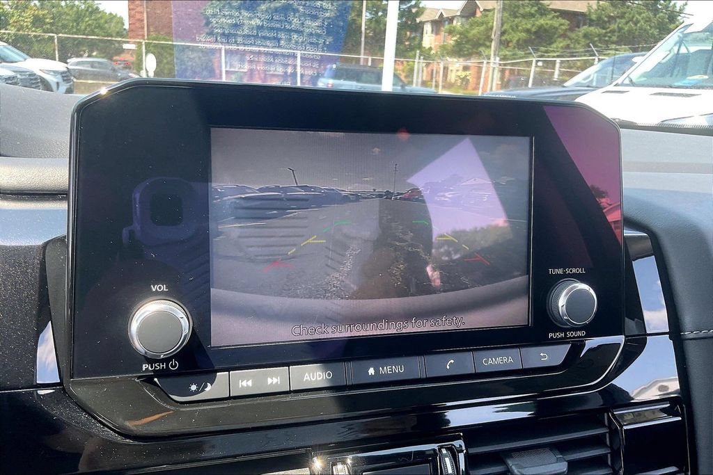 Used 2022 Nissan Pathfinder SV FWD image 20