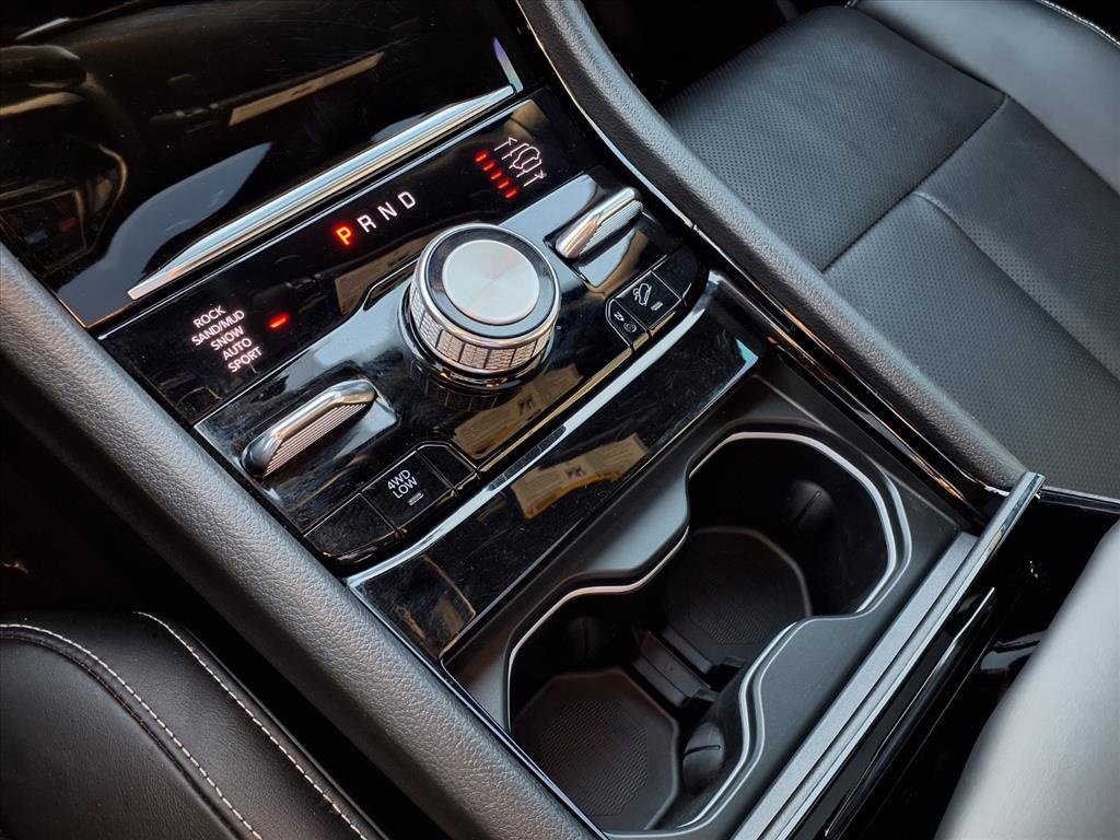 Used 2023 Jeep Grand Cherokee Overland w/ Luxury Tech Group IV image 17