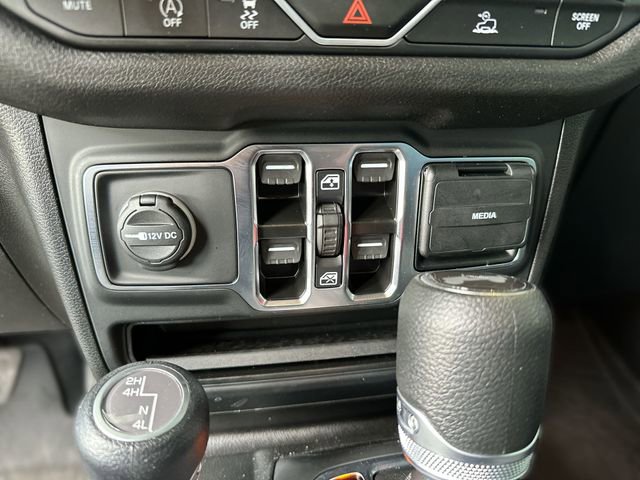 Used 2024 Jeep Wrangler Unlimited Sport AWD/4WD image 14
