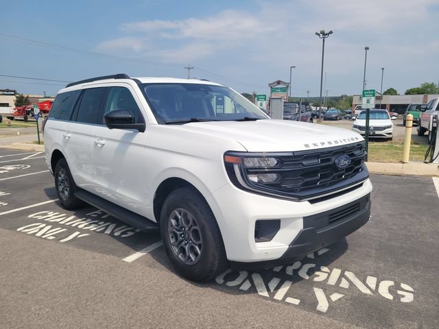 Certified 2025 Ford Expedition Active RWD image 3