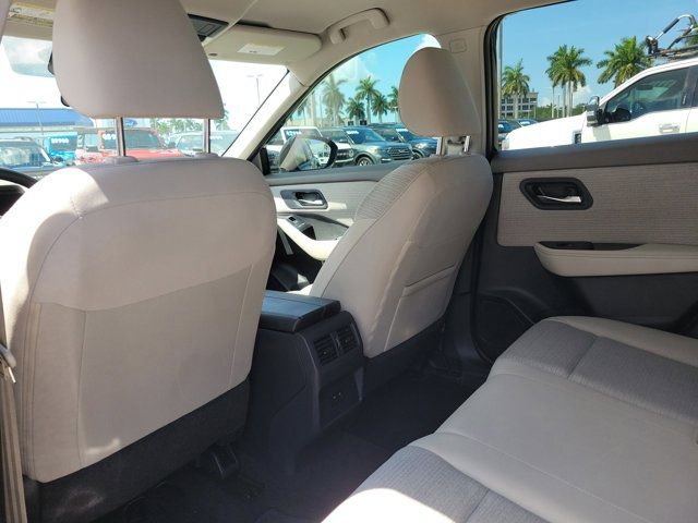 Used 2023 Nissan Rogue SV FWD image 14