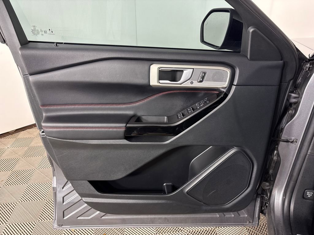 Certified 2023 Ford Explorer ST-Line w/ Class IV Trailer Tow Package image 29