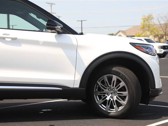 Certified 2025 Ford Explorer Platinum AWD/4WD image 5