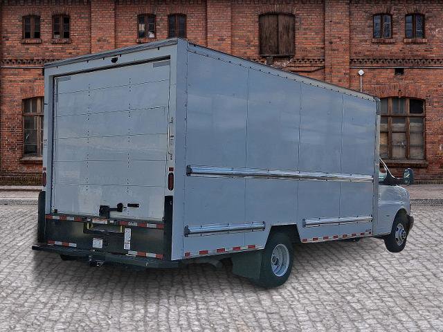 Used 2021 GMC Savana 3500 Extended w/ Power Convenience Package image 4