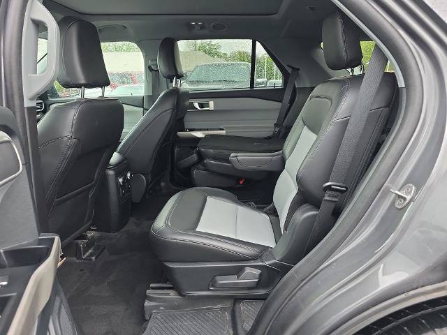 Certified 2023 Ford Explorer XLT w/ Equipment Group 202A AWD/4WD image 17