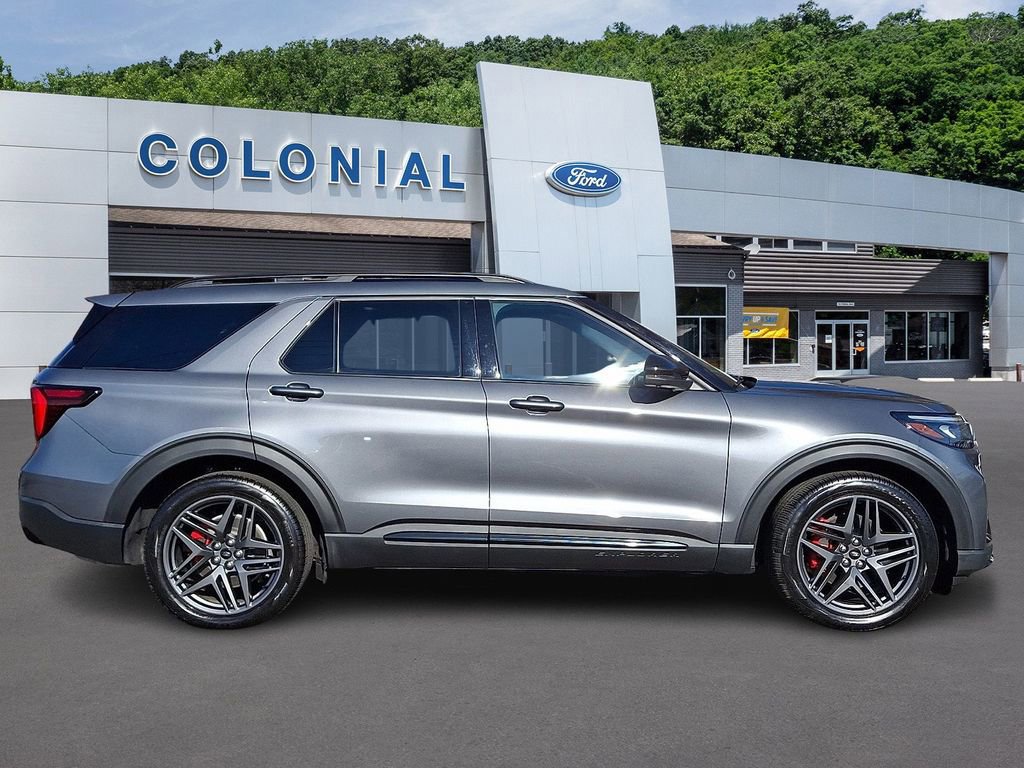 Certified 2025 Ford Explorer ST image 5