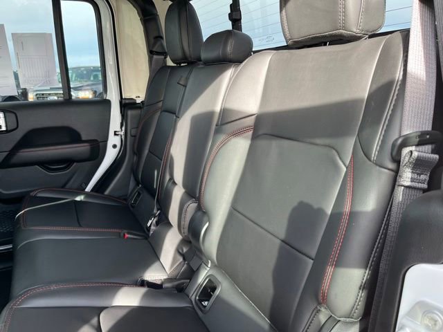 Used 2025 Jeep Gladiator Rubicon w/ Convenience Group image 17