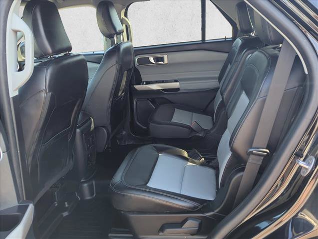 Certified 2022 Ford Explorer XLT w/ Equipment Group 202A AWD/4WD image 18