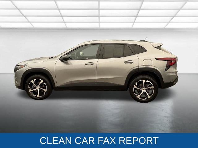 Used 2025 Chevrolet Trax RS FWD image 4