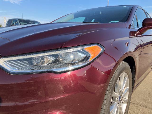 Certified 2017 Ford Fusion SE w/ Fusion SE Technology Package FWD image 10
