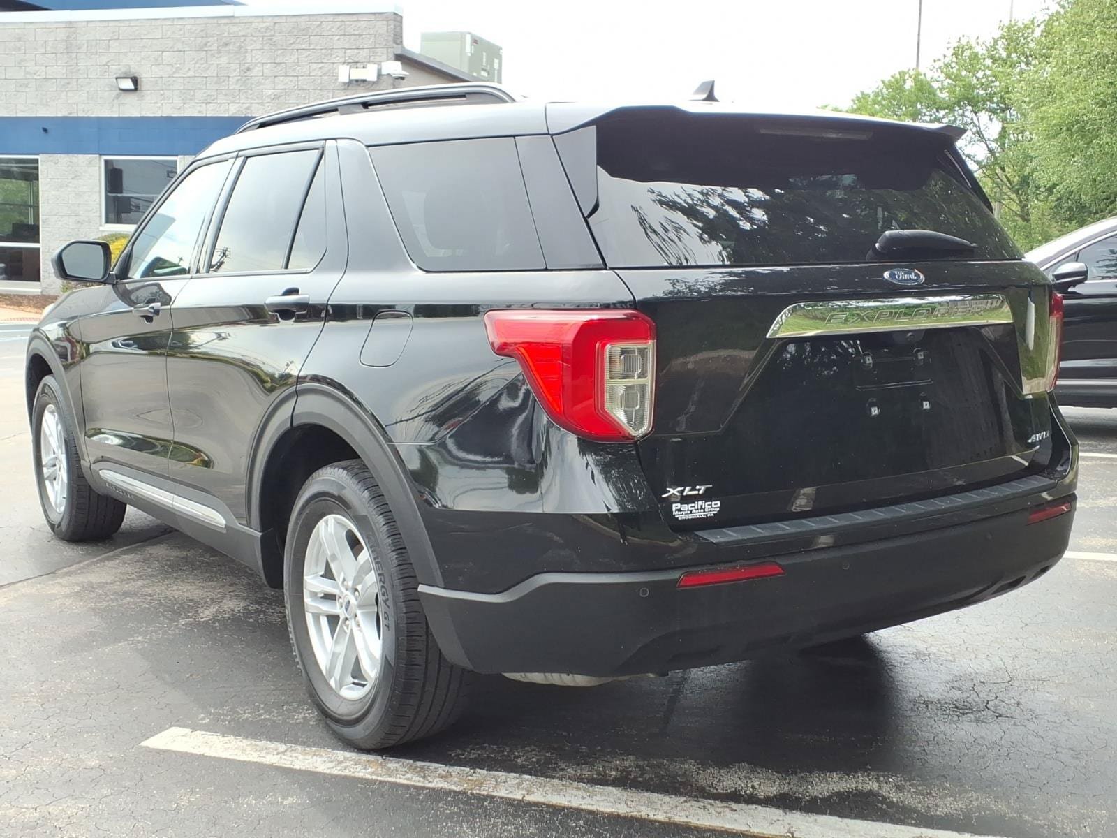 Certified 2023 Ford Explorer XLT AWD/4WD image 6