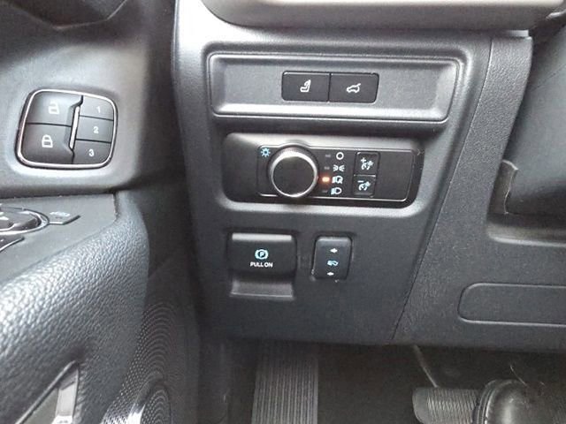 Certified 2024 Ford Expedition XLT image 24