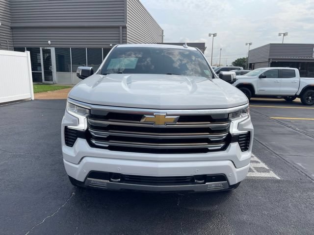Used 2022 Chevrolet Silverado 1500 High Country w/ Technology Package AWD/4WD image 12